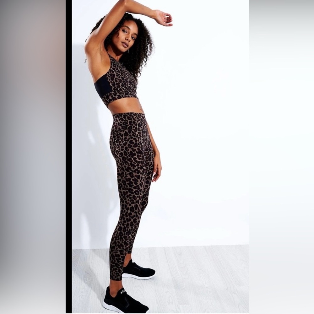 Varley Leopard Print Set - Crop Top & Leggings in Brown/Black